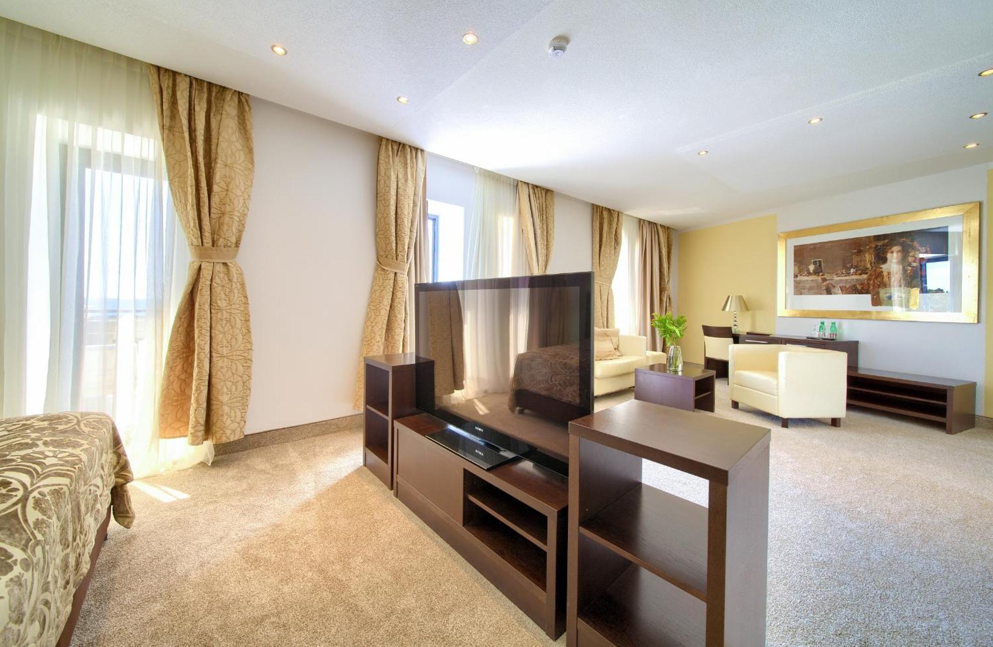 Hotel Marina Крк Экстерьер фото