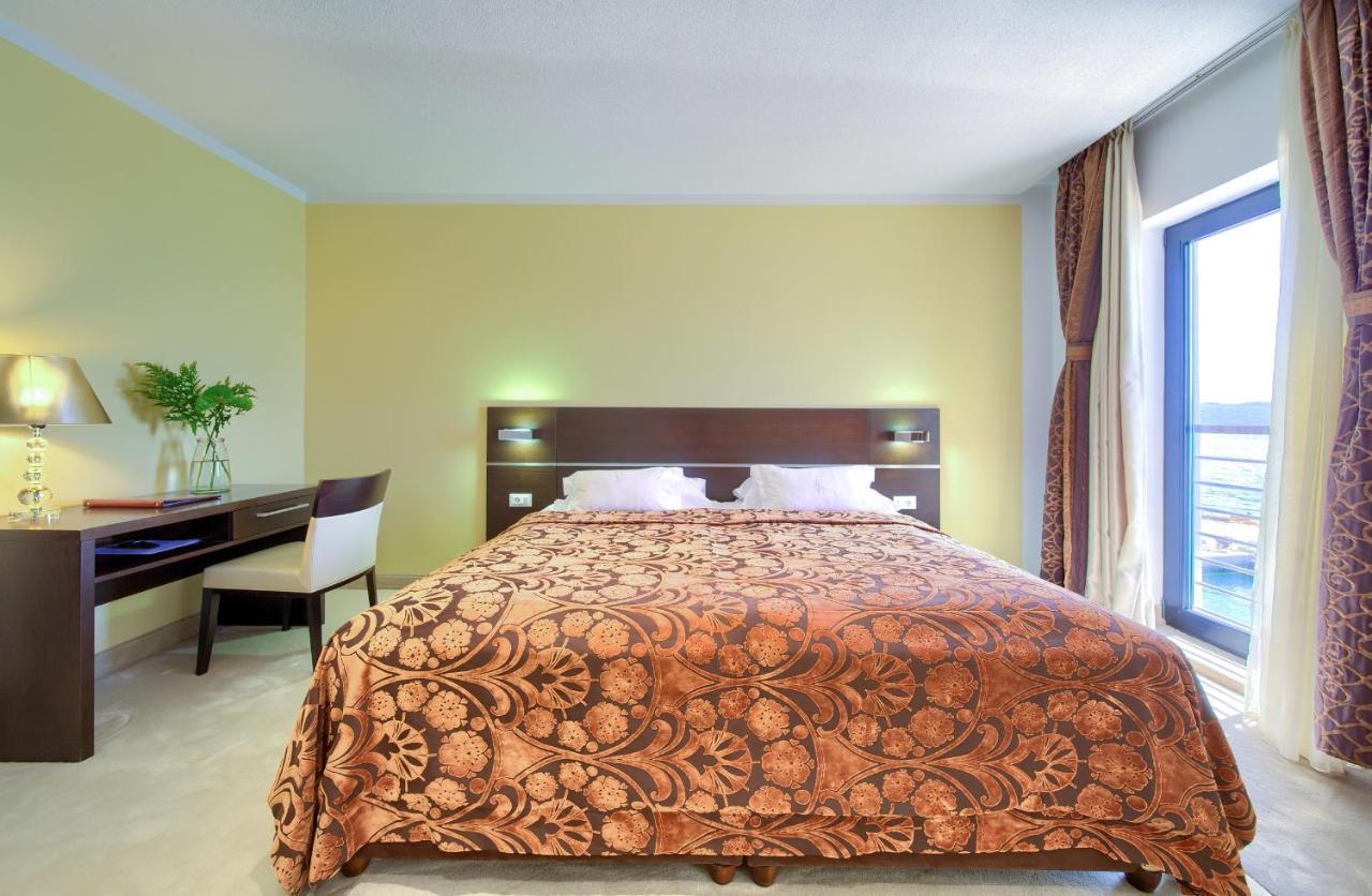 Hotel Marina Крк Экстерьер фото