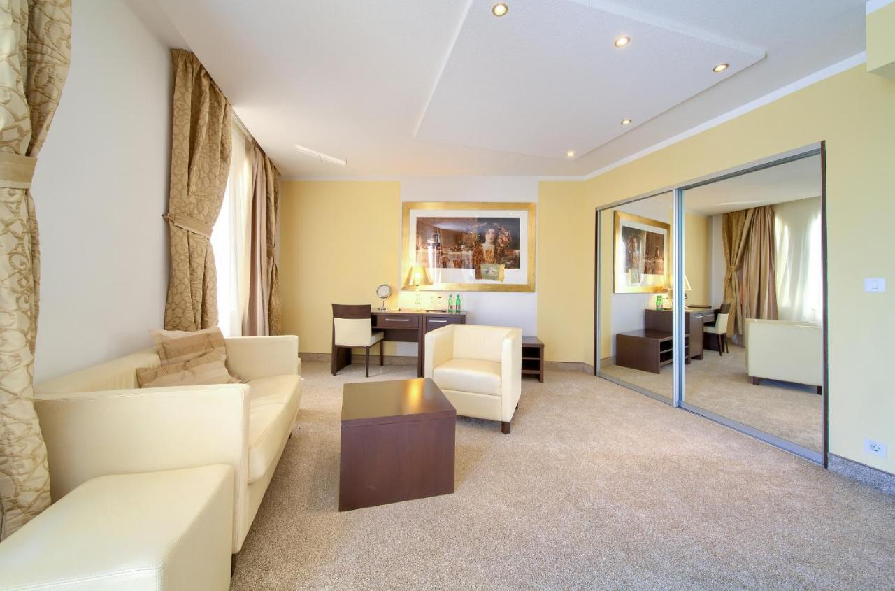 Hotel Marina Крк Экстерьер фото