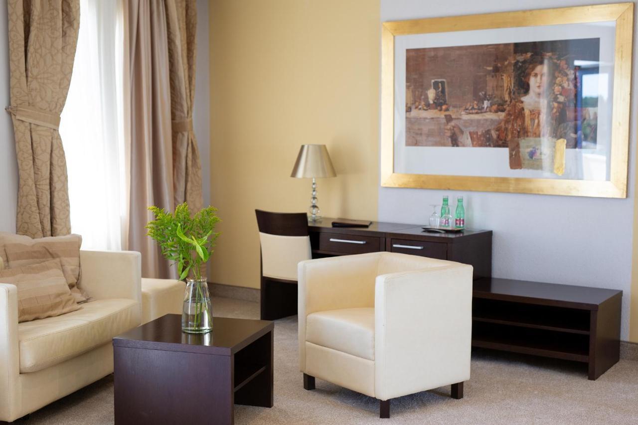 Hotel Marina Крк Экстерьер фото