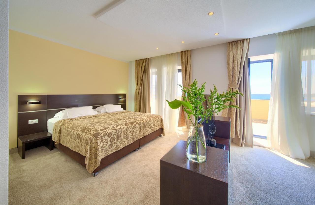 Hotel Marina Крк Экстерьер фото