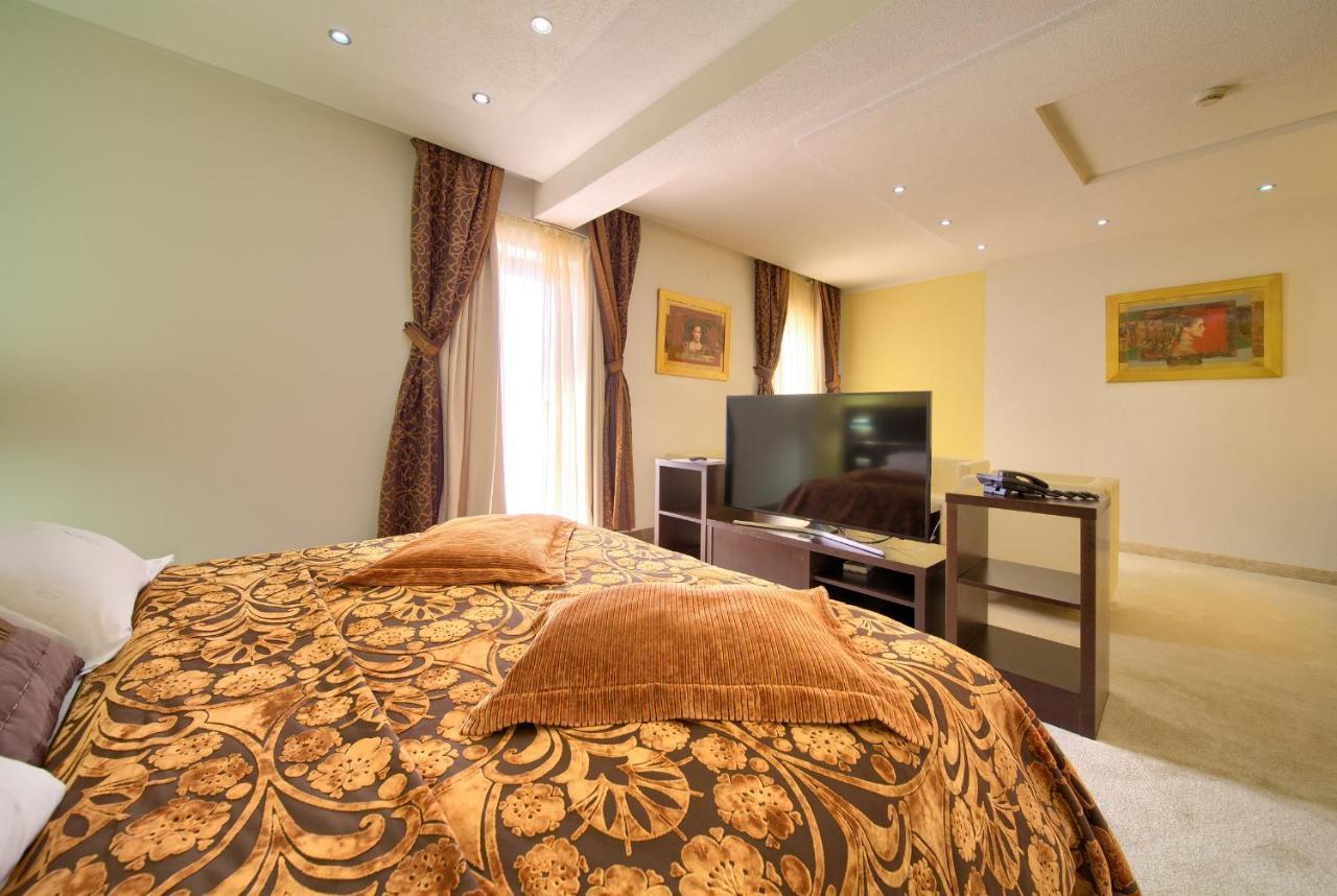 Hotel Marina Крк Экстерьер фото