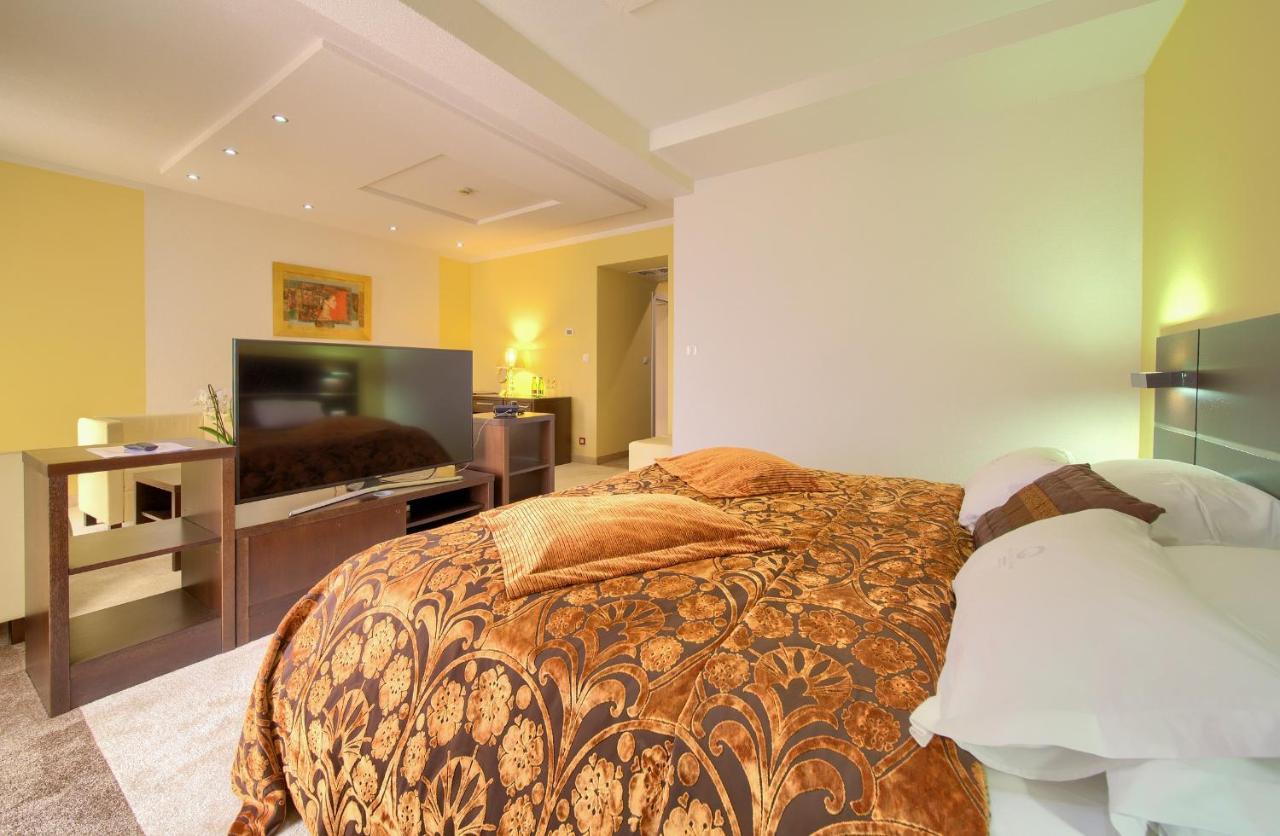 Hotel Marina Крк Экстерьер фото