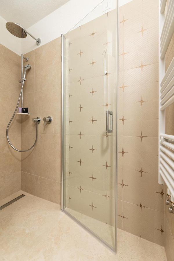 Hotel Marina Крк Экстерьер фото