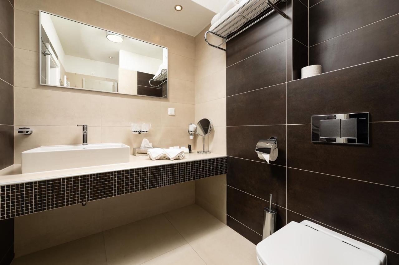 Hotel Marina Крк Экстерьер фото