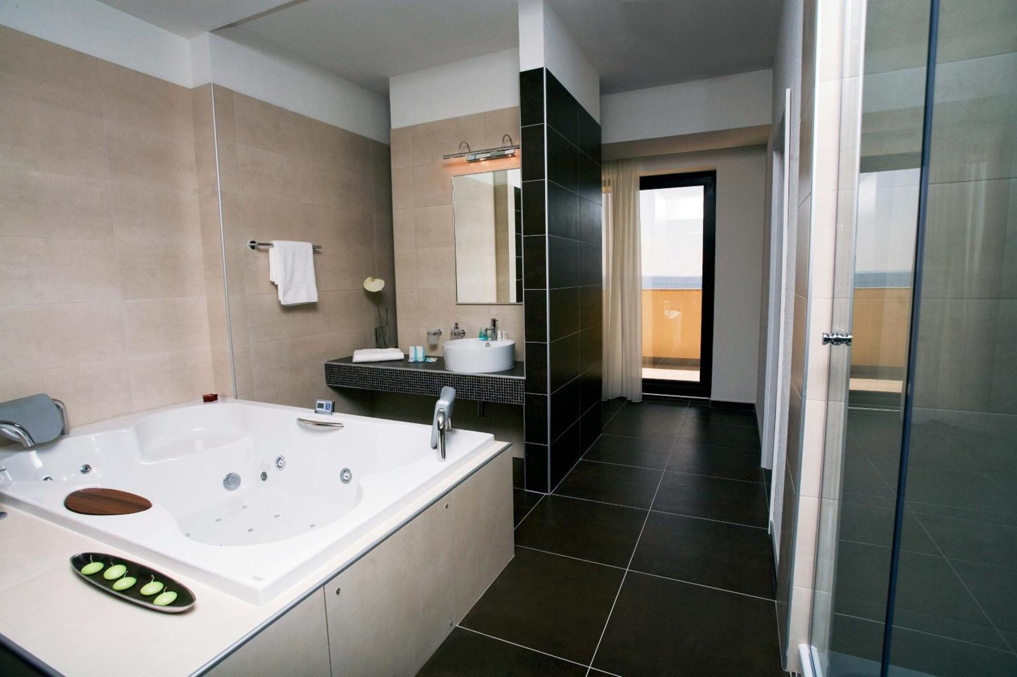 Hotel Marina Крк Экстерьер фото