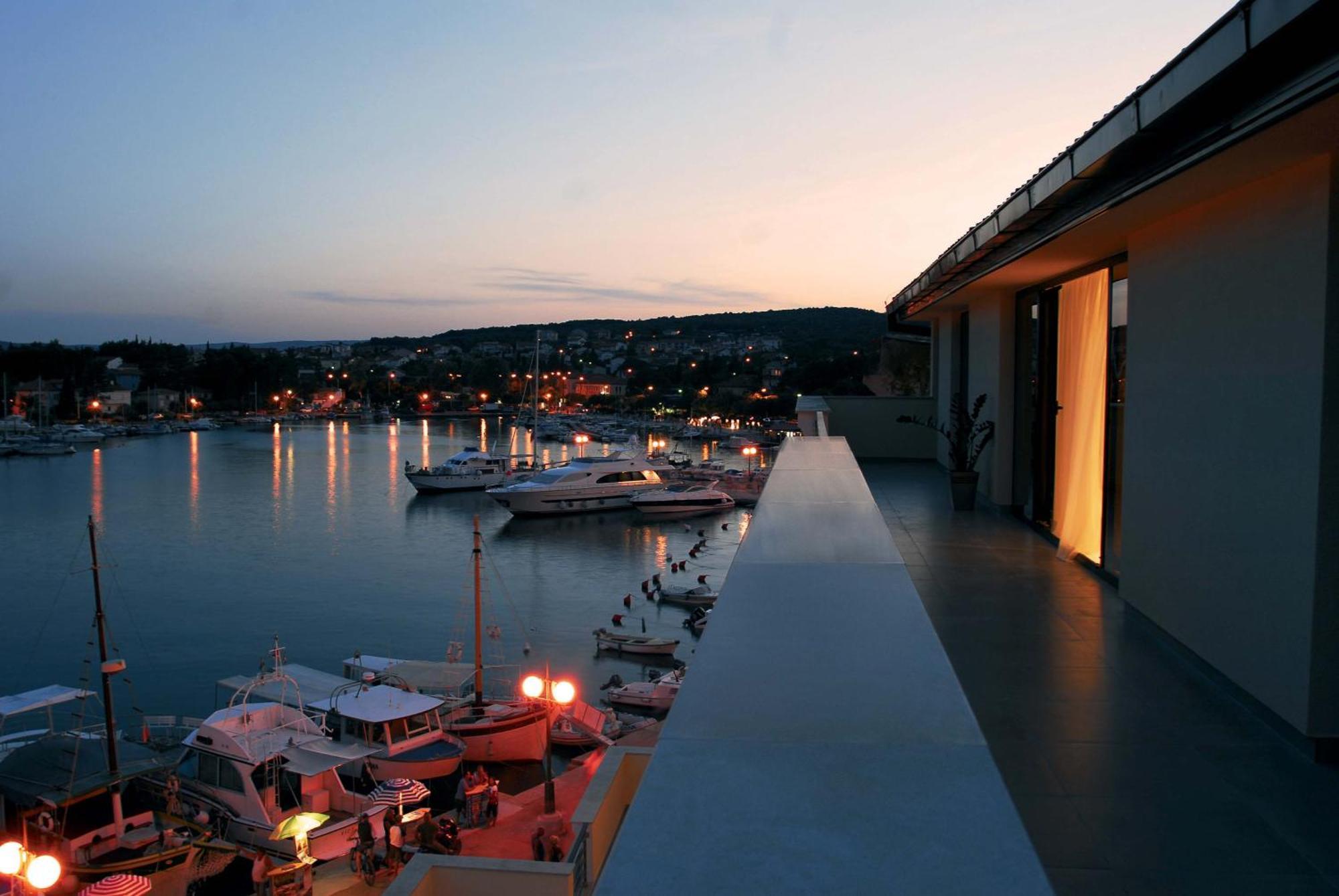 Hotel Marina Крк Экстерьер фото