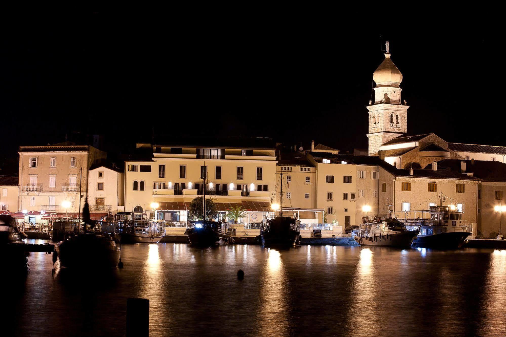 Hotel Marina Крк Экстерьер фото