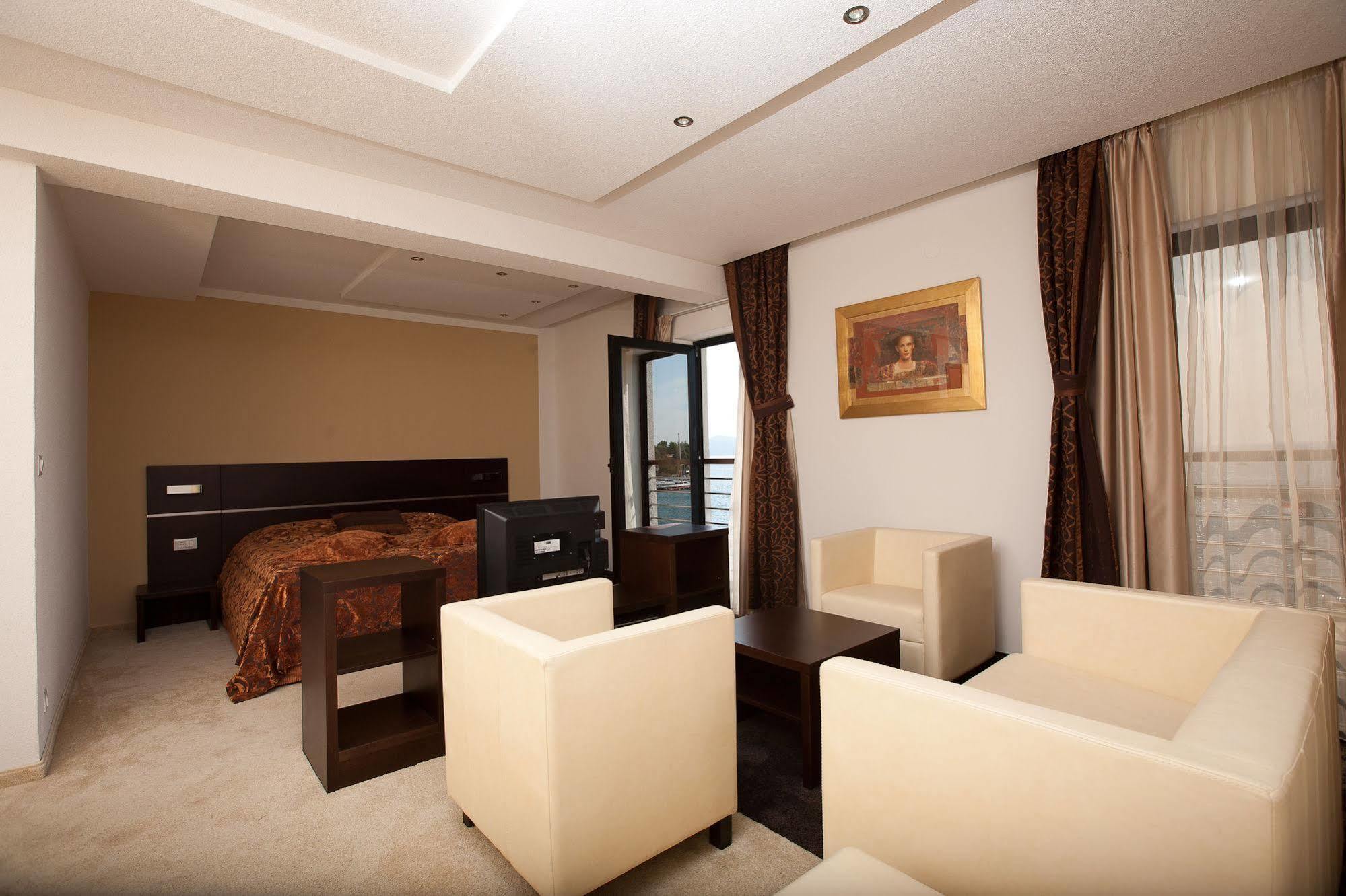 Hotel Marina Крк Экстерьер фото